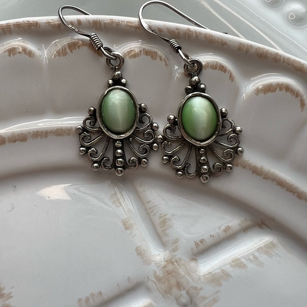 Vintage Sterling Silver Green Cat’s Eye Dangle Earrings 925 Filigree